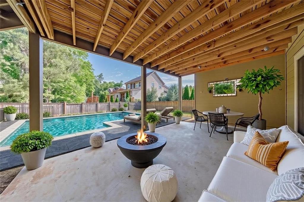 1832 Stone Bridge Way