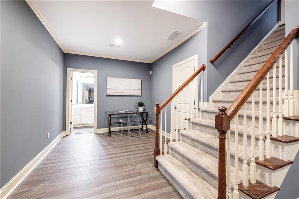 915 Glengate Place