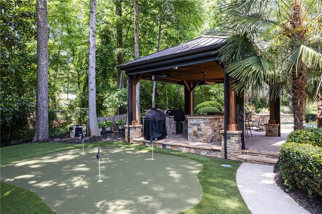 915 Glengate Place