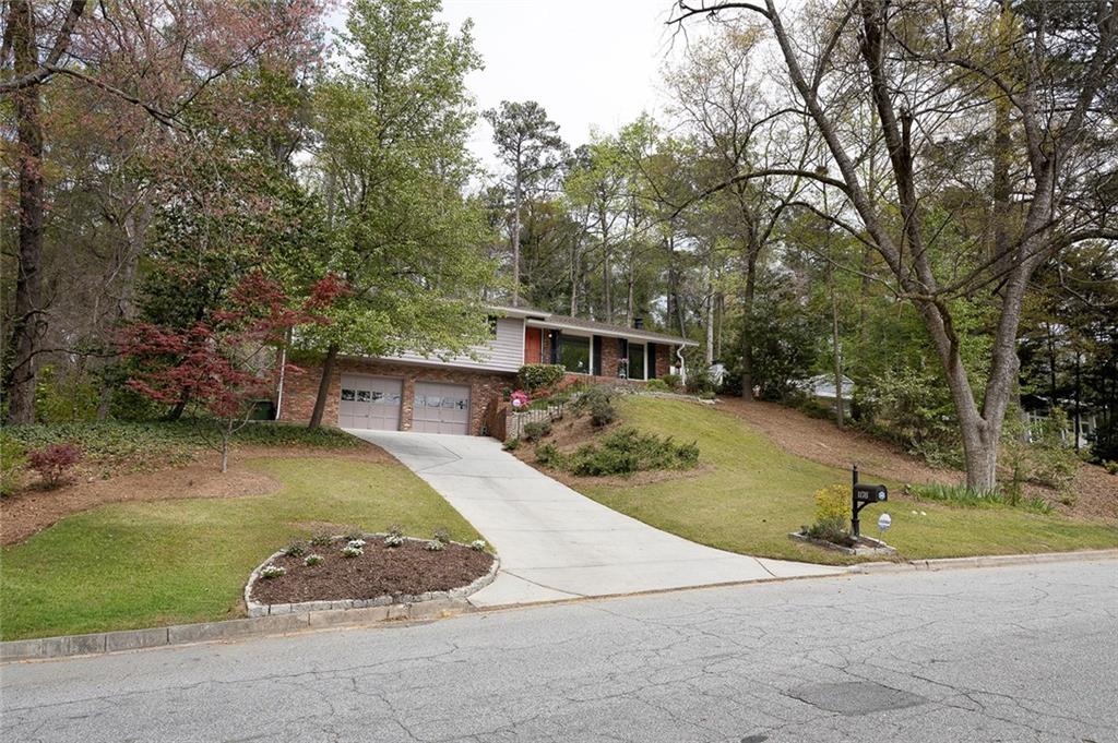 1176 Converse Drive NE