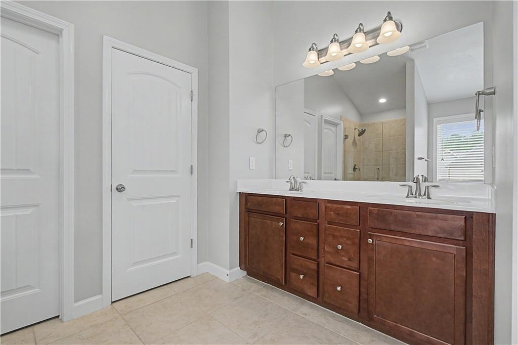311 Edinburgh Lane