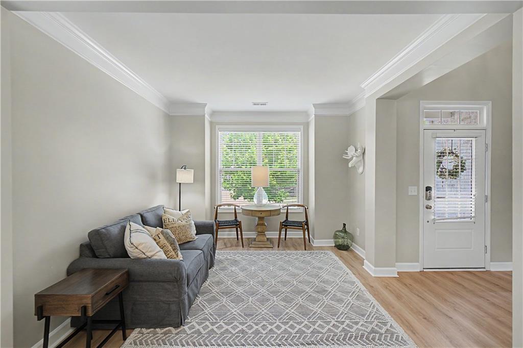 311 Edinburgh Lane