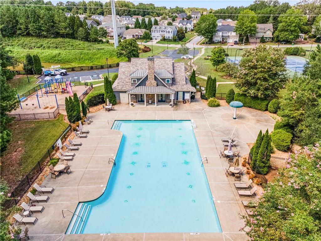 311 Edinburgh Lane