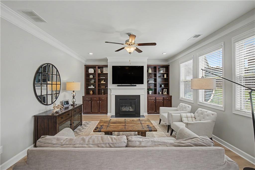 311 Edinburgh Lane