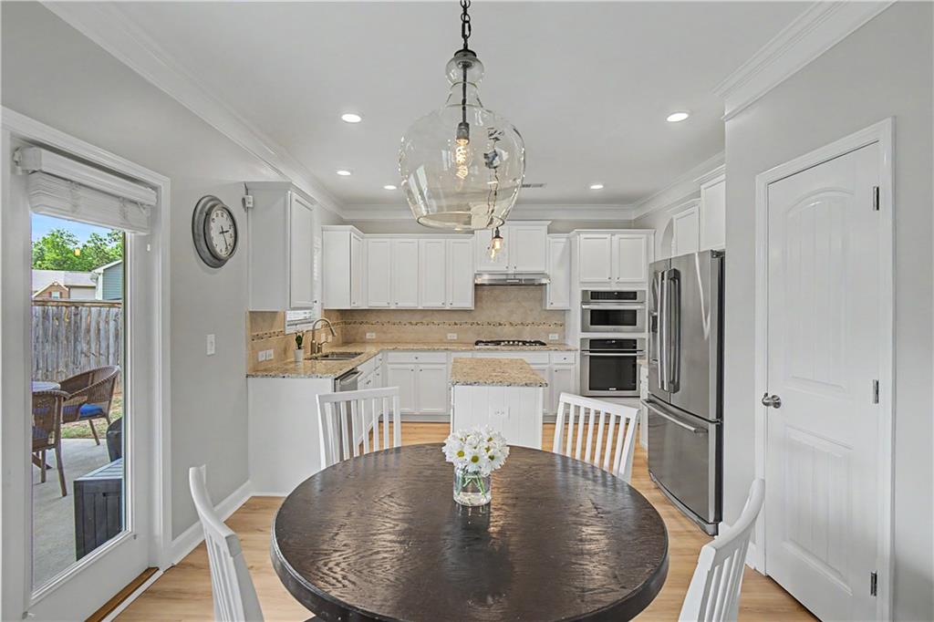 311 Edinburgh Lane