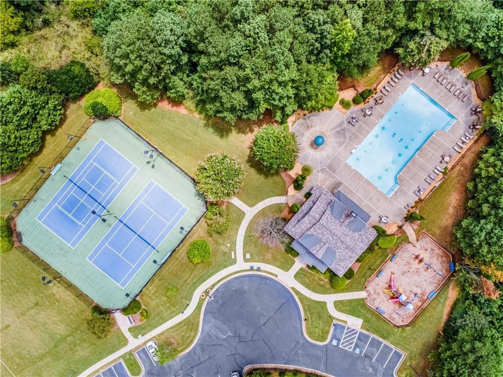311 Edinburgh Lane