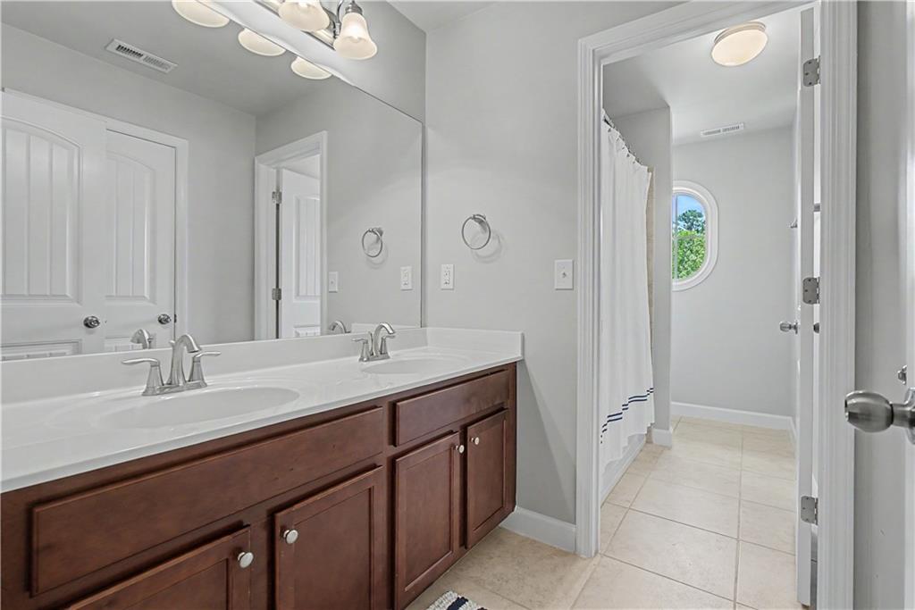 311 Edinburgh Lane