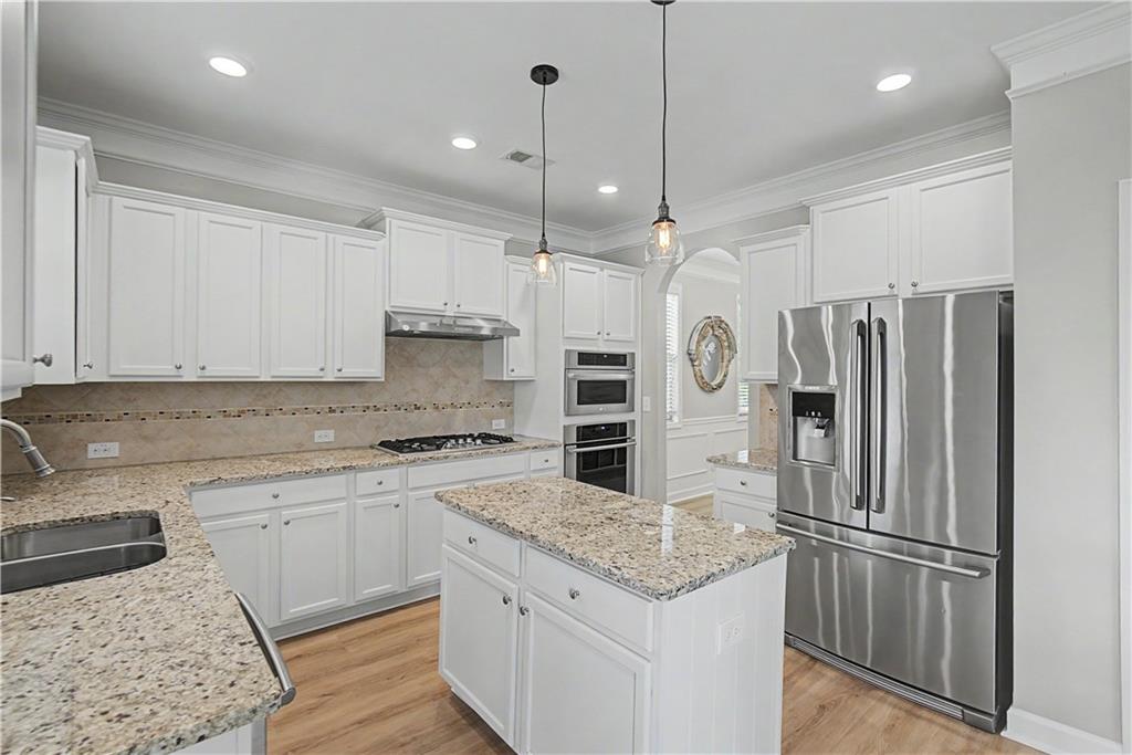 311 Edinburgh Lane