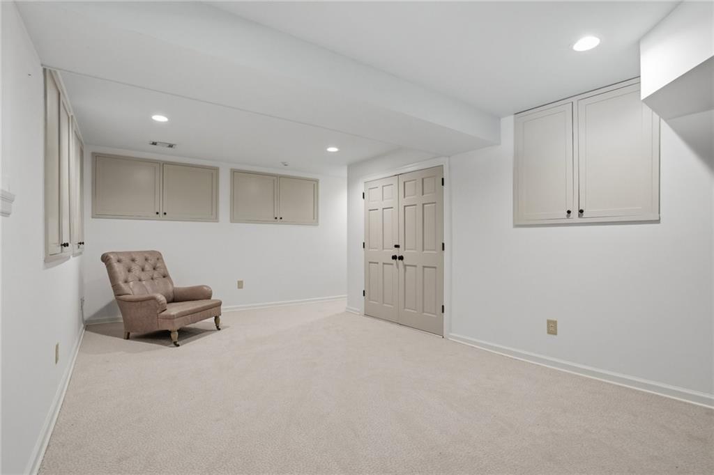 4144 Club Drive NE