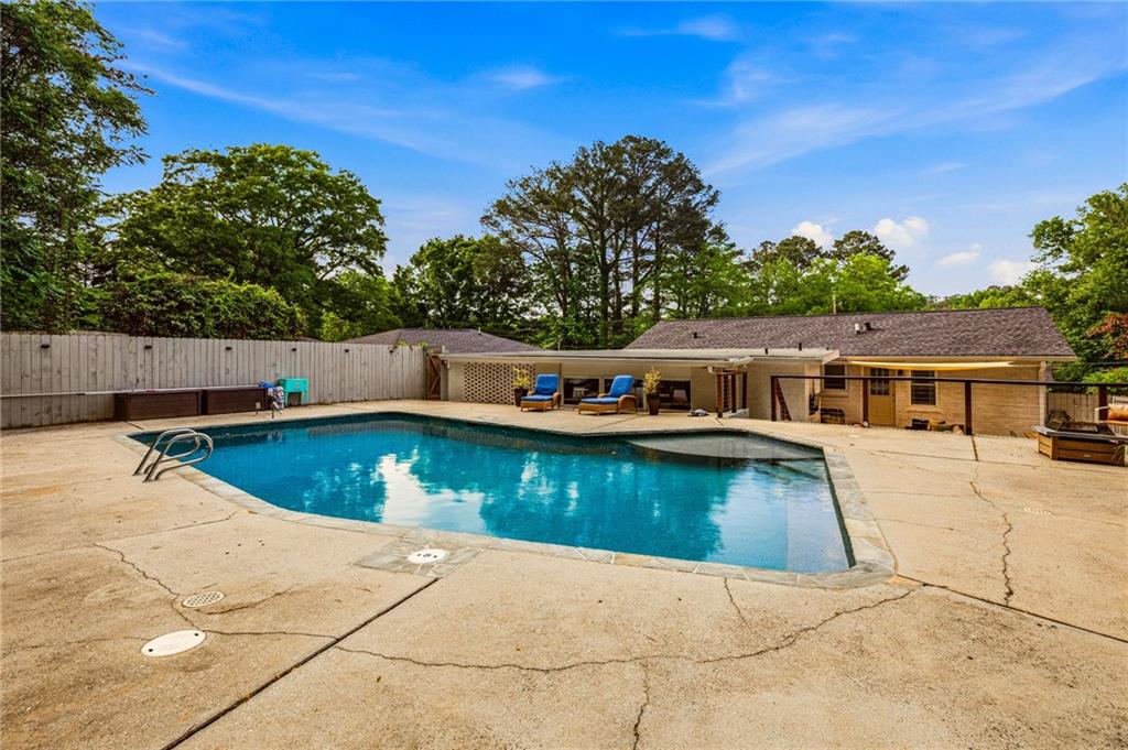 886 Scott Circle