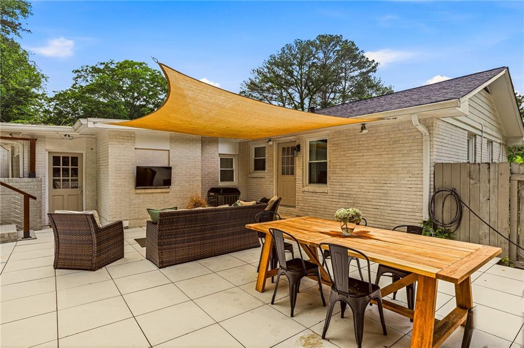 886 Scott Circle
