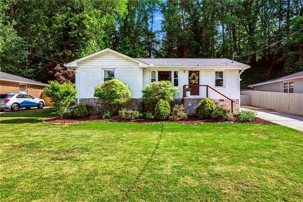 886 Scott Circle