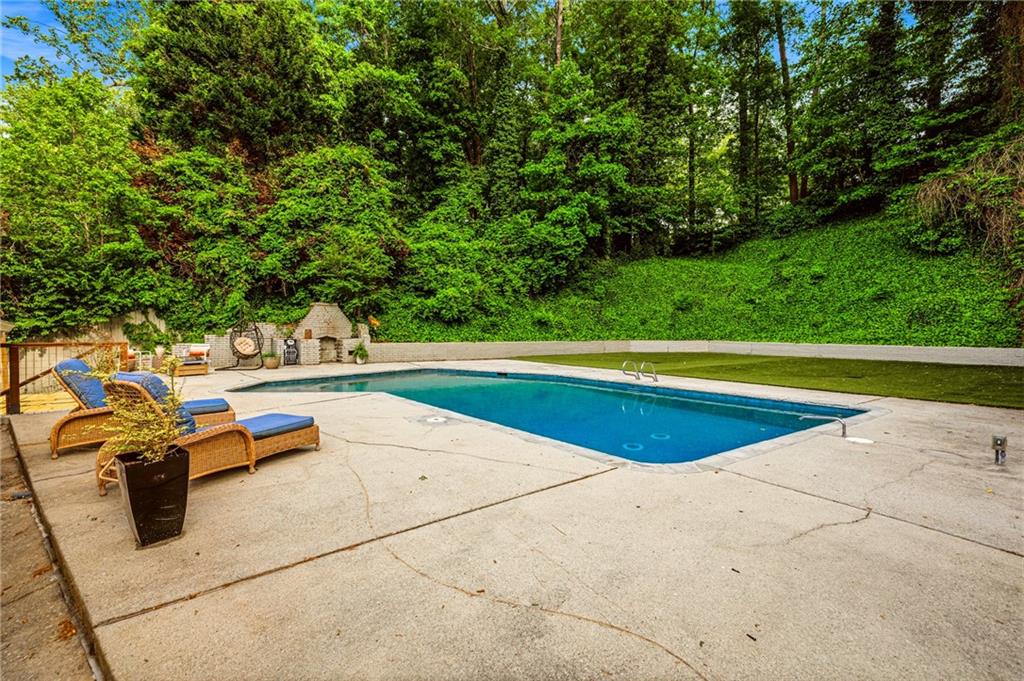 886 Scott Circle