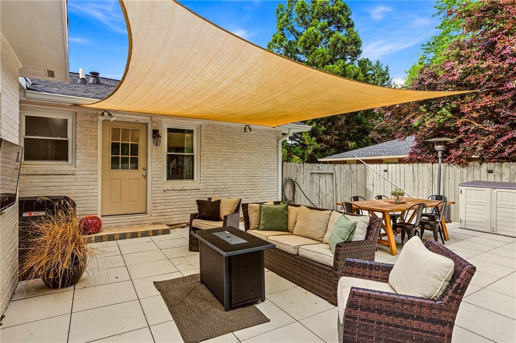 886 Scott Circle