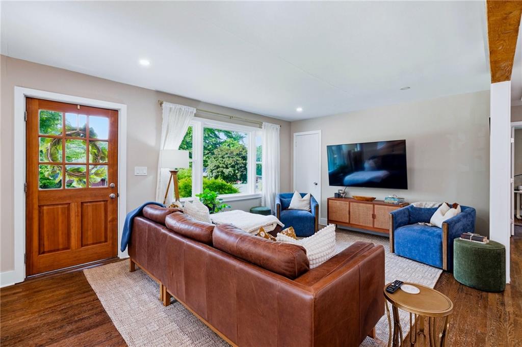 886 Scott Circle