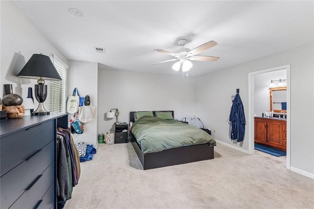 1119 Riverbend Club Drive SE