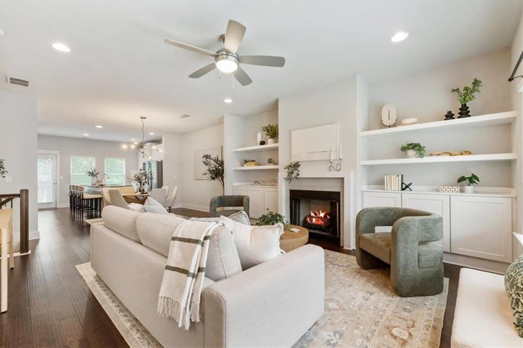 3835 Oxford Circle