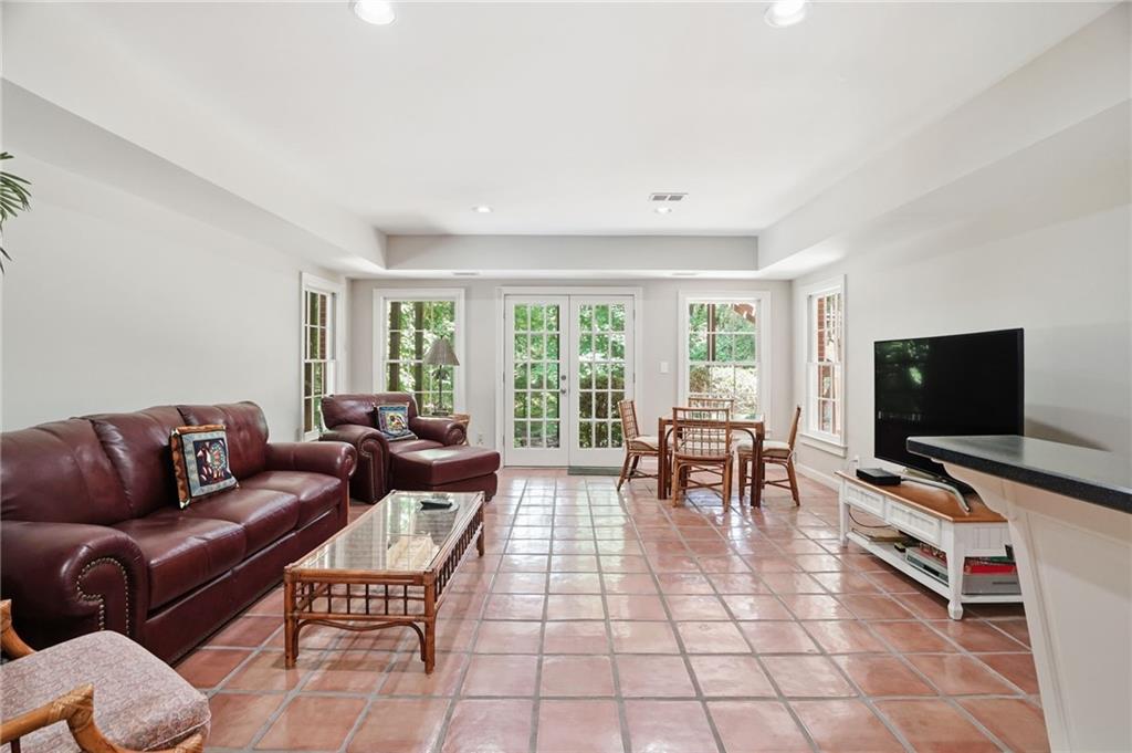 425 Tapestry Trail