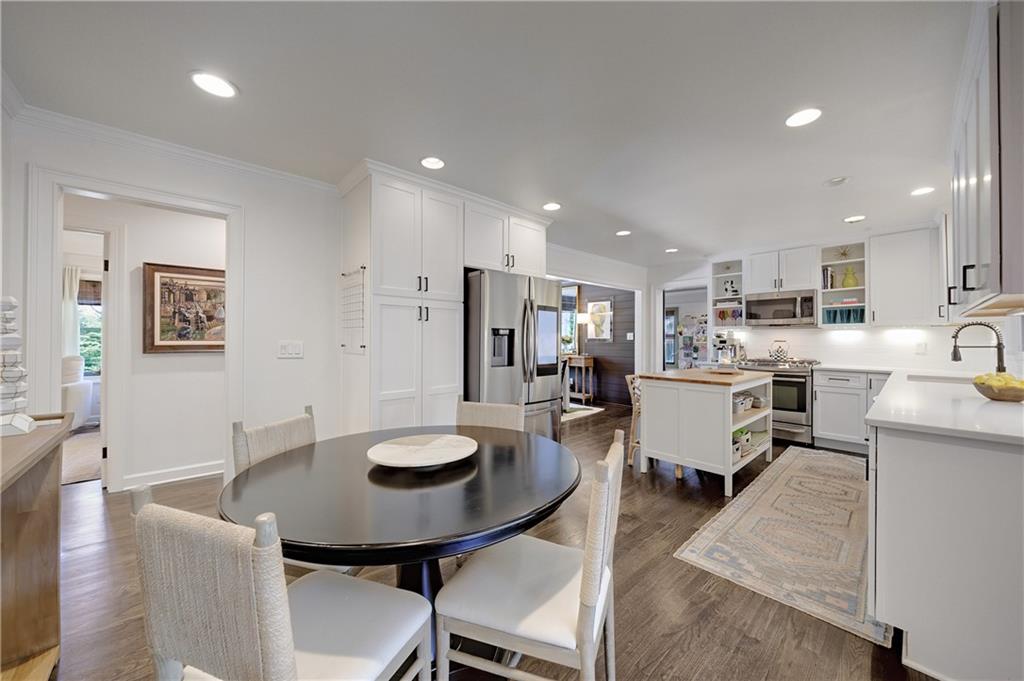2334 Cortez Way NE