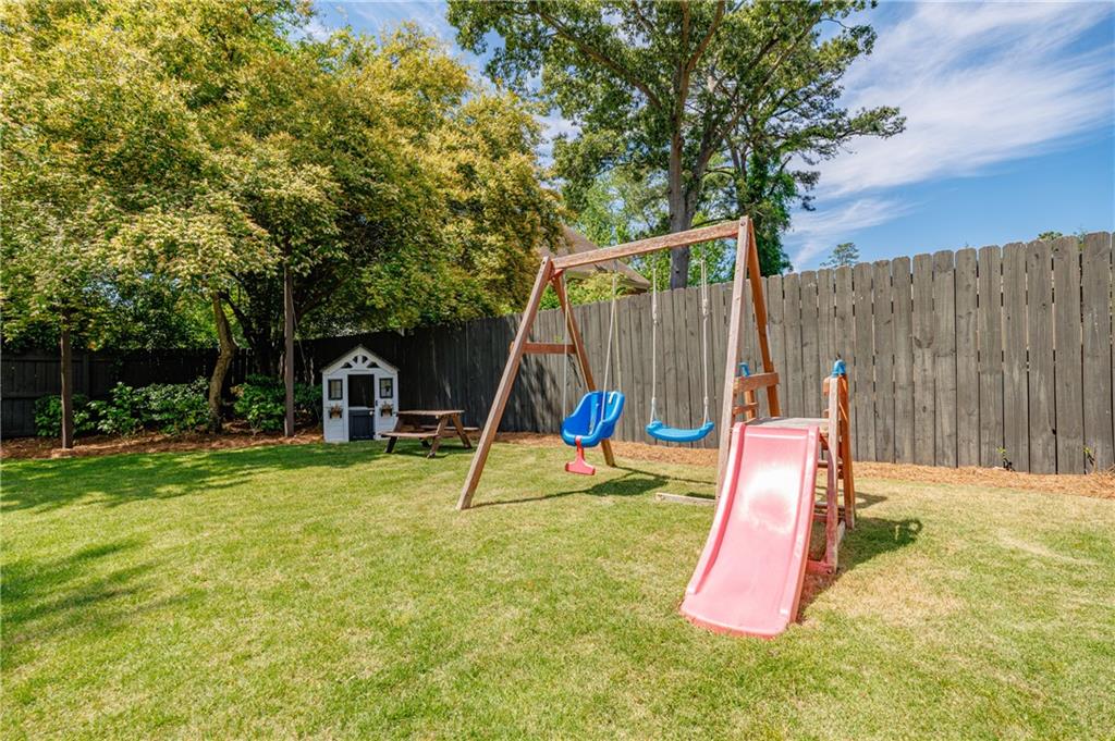 2334 Cortez Way NE