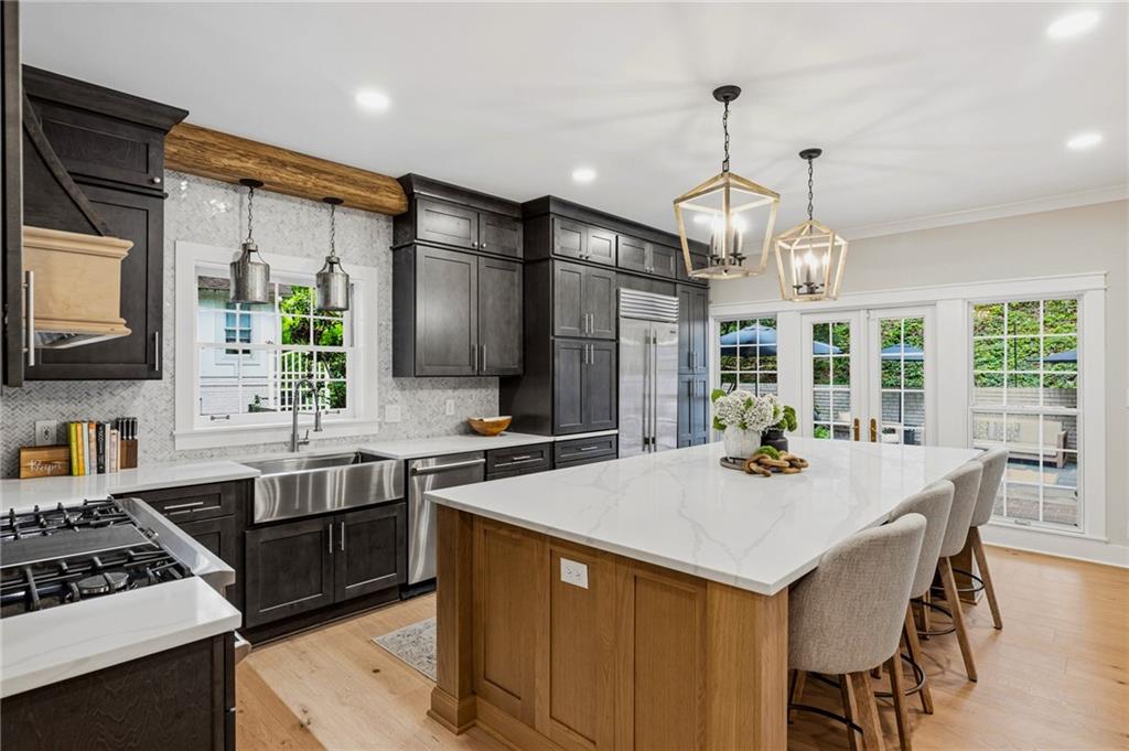 1382 W Wesley Road NW