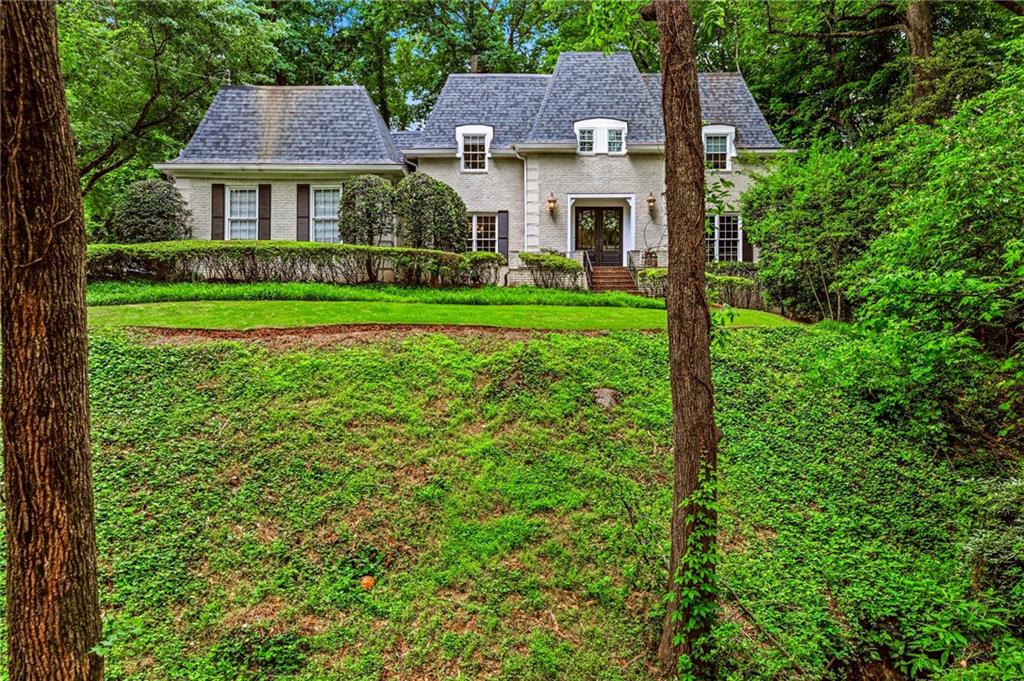 1382 W Wesley Road NW