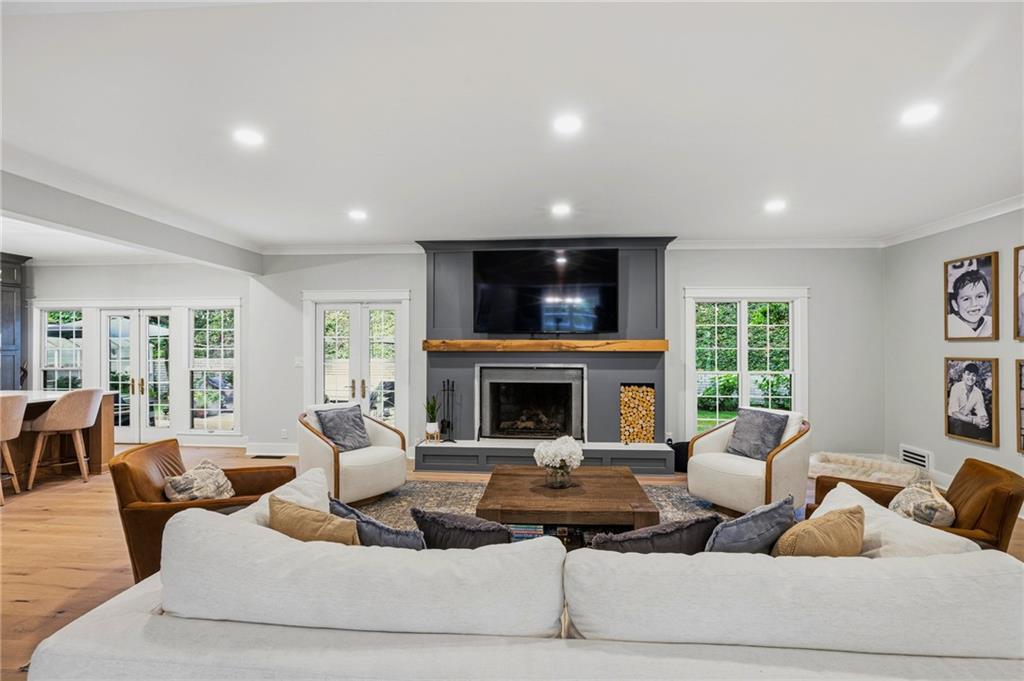 1382 W Wesley Road NW
