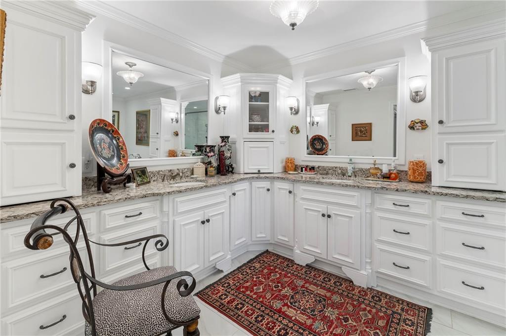5644 River Oaks Place Unit 7B