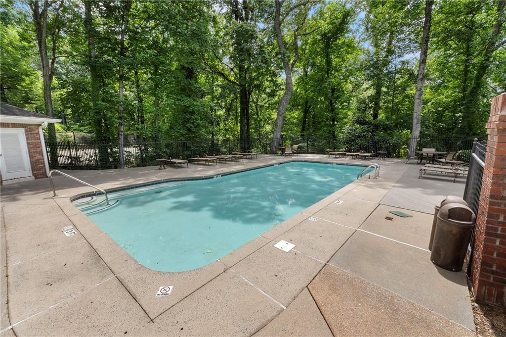 5644 River Oaks Place Unit 7B