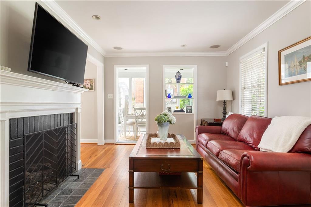 374 Lofton Road NW