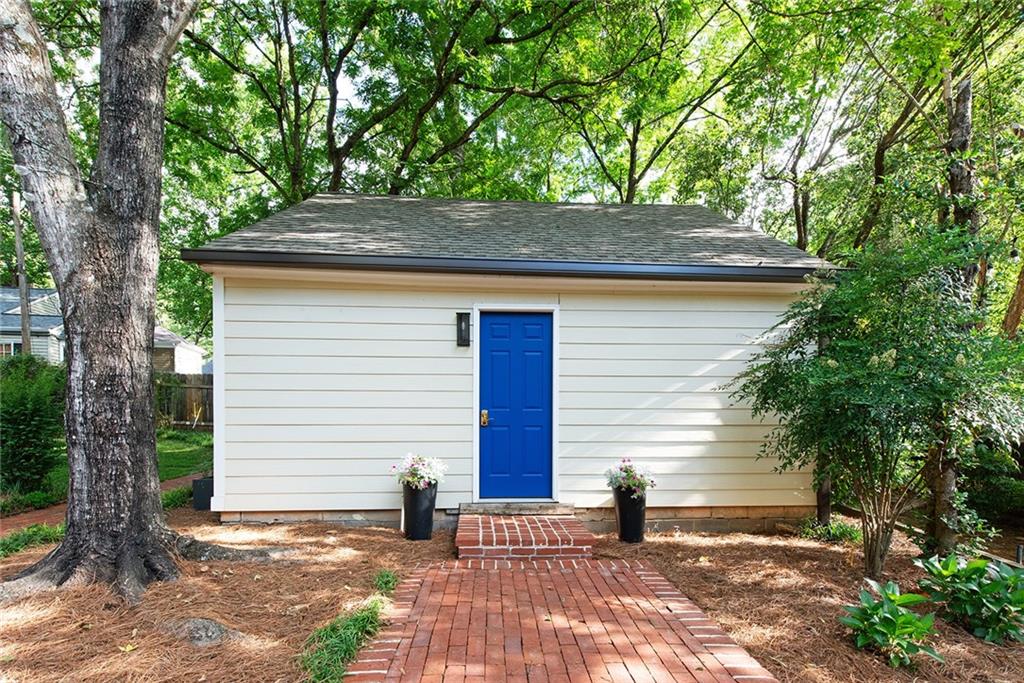 573 Collier Road NW