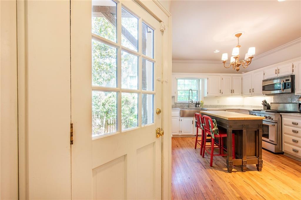 573 Collier Road NW