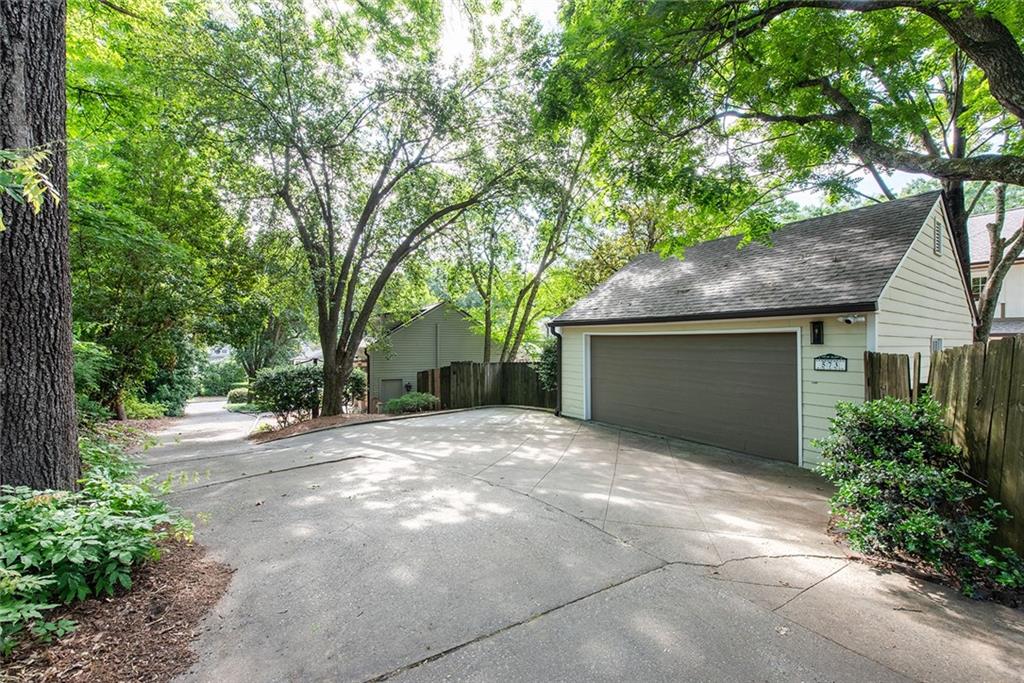 573 Collier Road NW