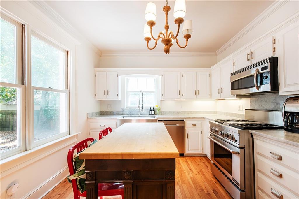 573 Collier Road NW