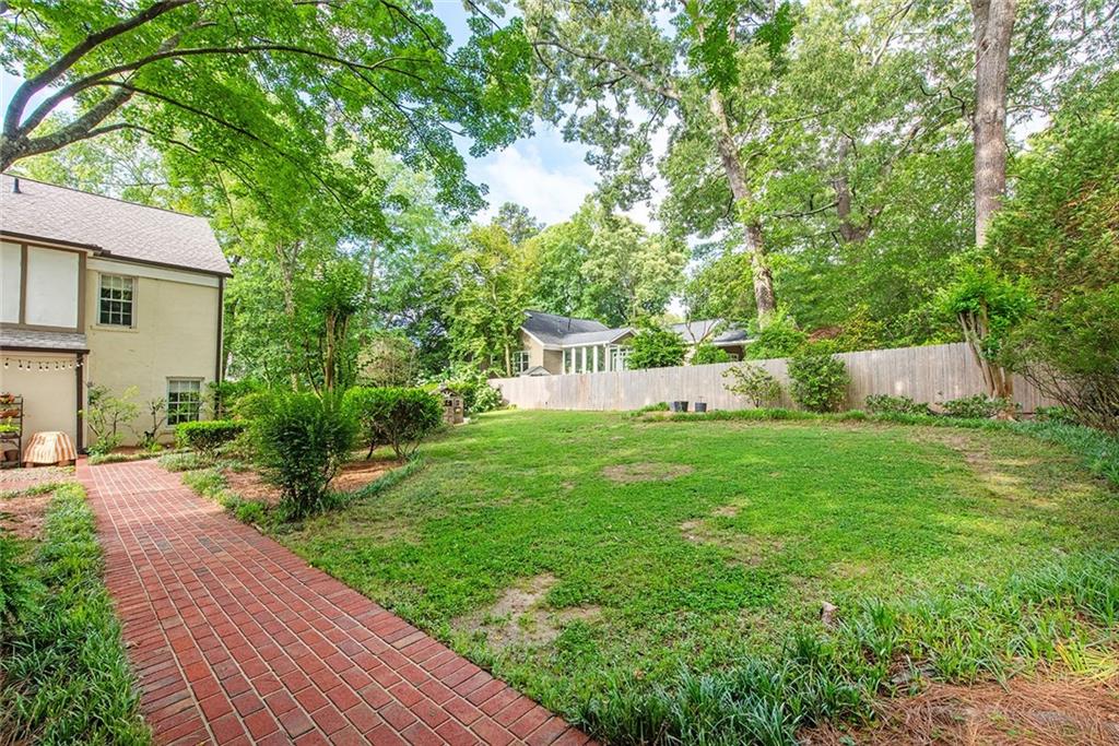 573 Collier Road NW