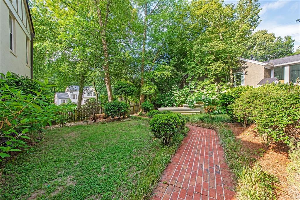 573 Collier Road NW