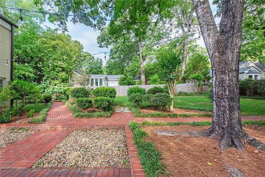 573 Collier Road NW