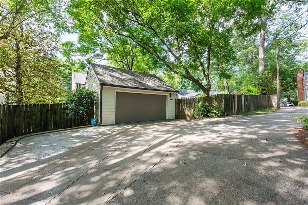 573 Collier Road NW