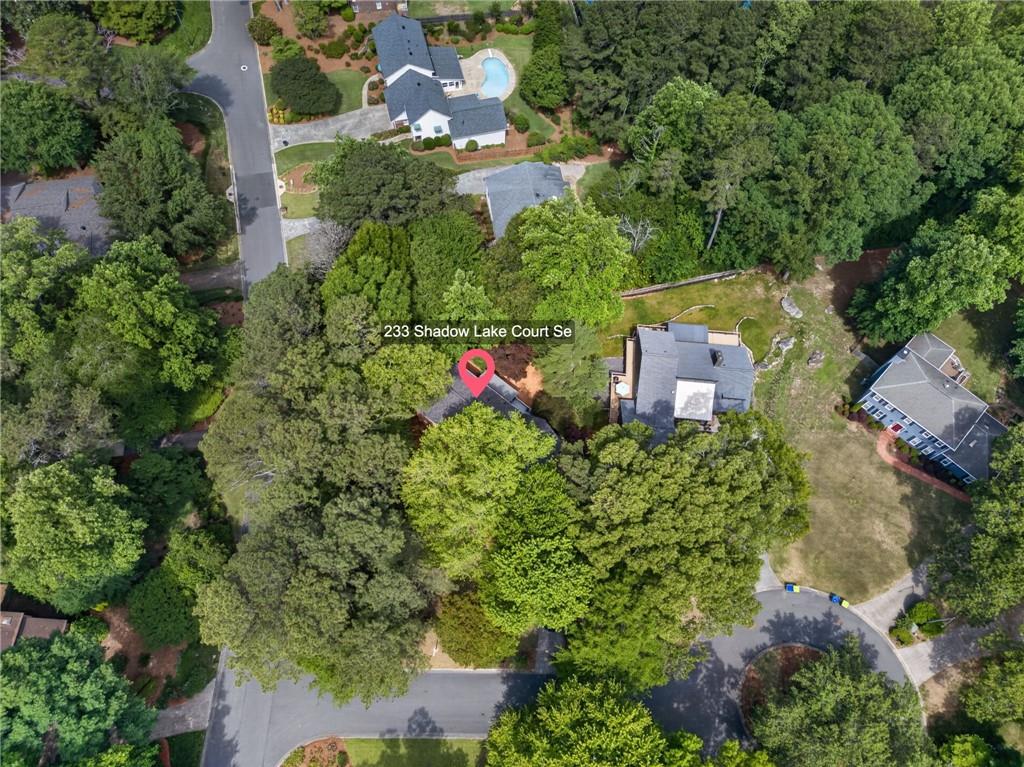 233 Shadowlake Court SE