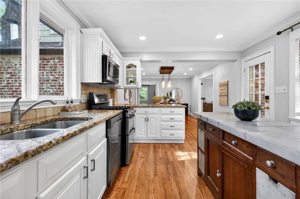 392 Collier Road NW