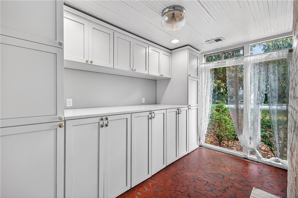 392 Collier Road NW