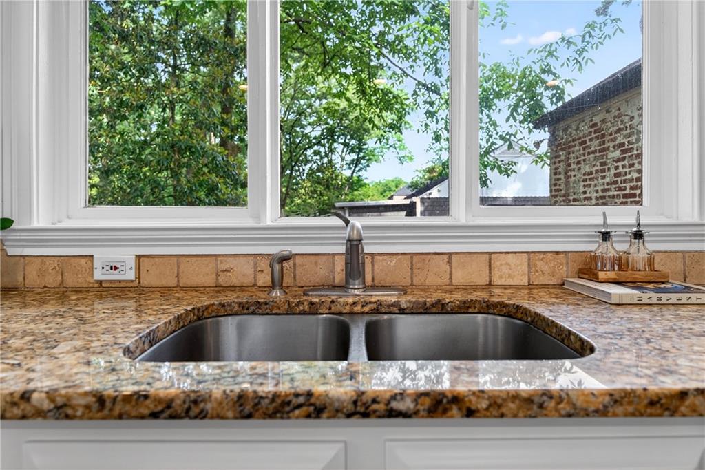 392 Collier Road NW