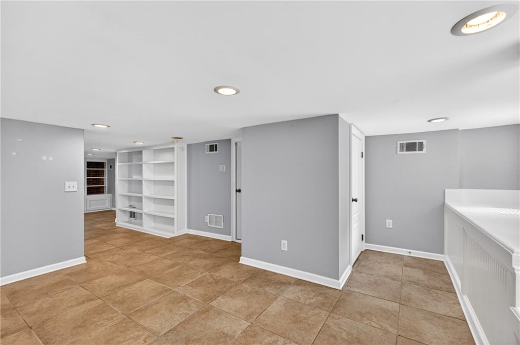 392 Collier Road NW