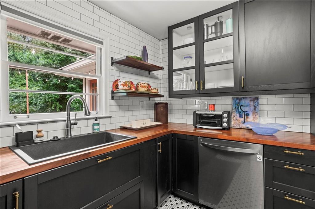 2477 Hunting Valley Drive