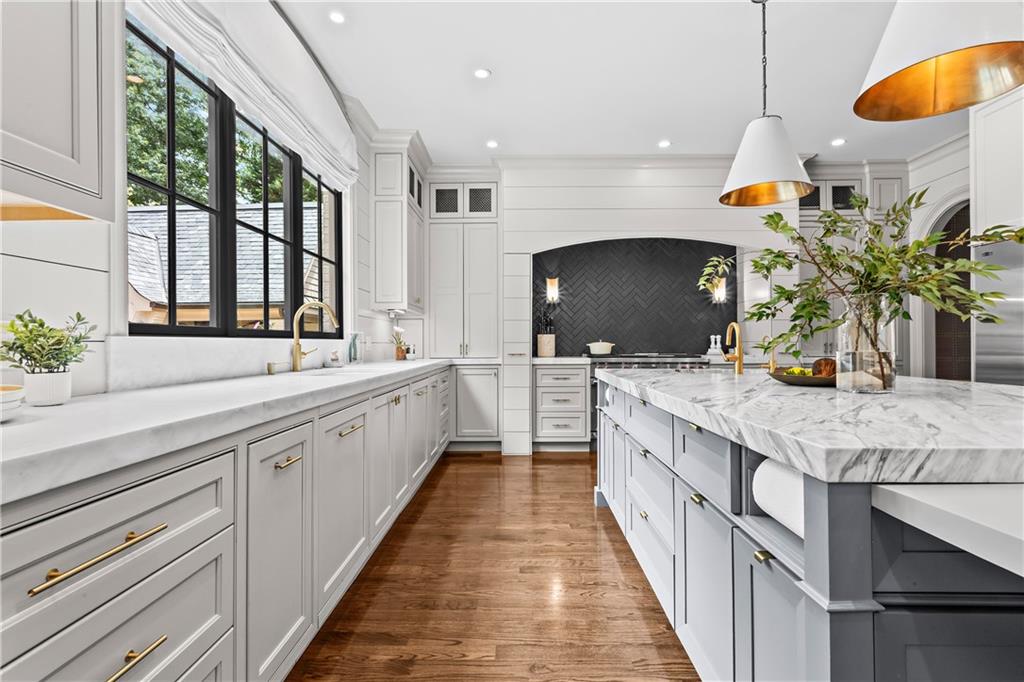 4211 Whitestone Place