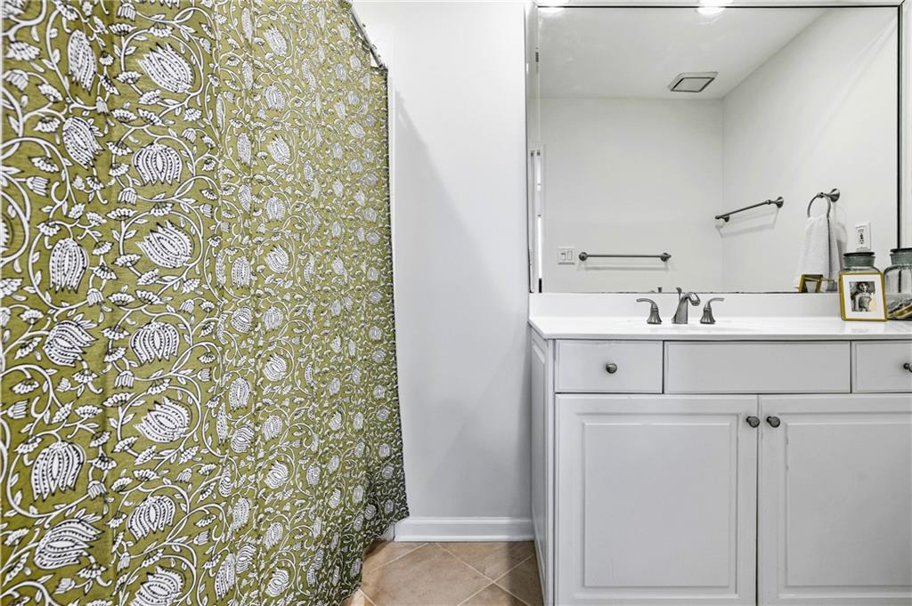 12 Honour Avenue NW Unit 7