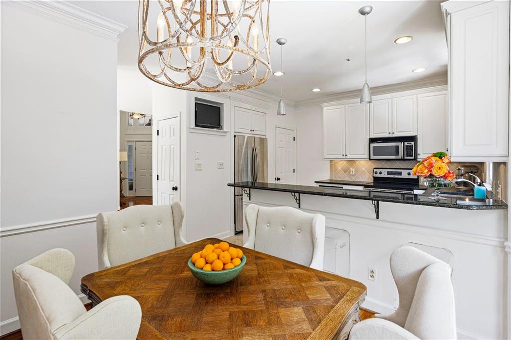 12 Honour Avenue NW Unit 7