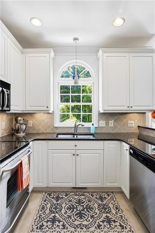 12 Honour Avenue NW Unit 7