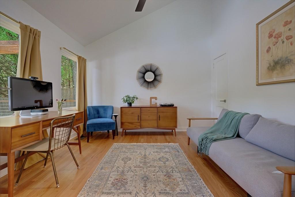 158 Douglas Street SE
