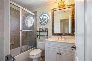 802 Pathview Court